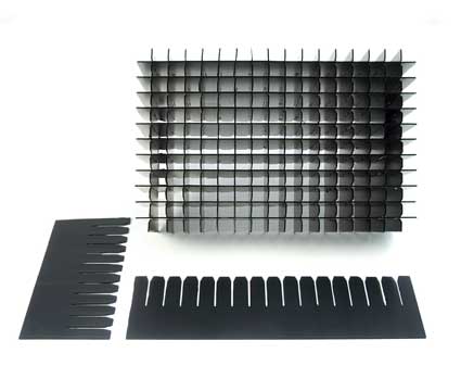 Slotted tote divisions