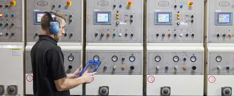 Production sustainability Packaging technician by die cutting machinery