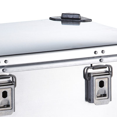 Easy clean surfaces of an aluminium case.