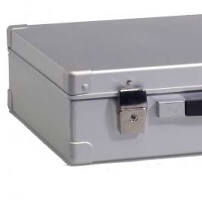 A tension lock on a Zarges K410 case.