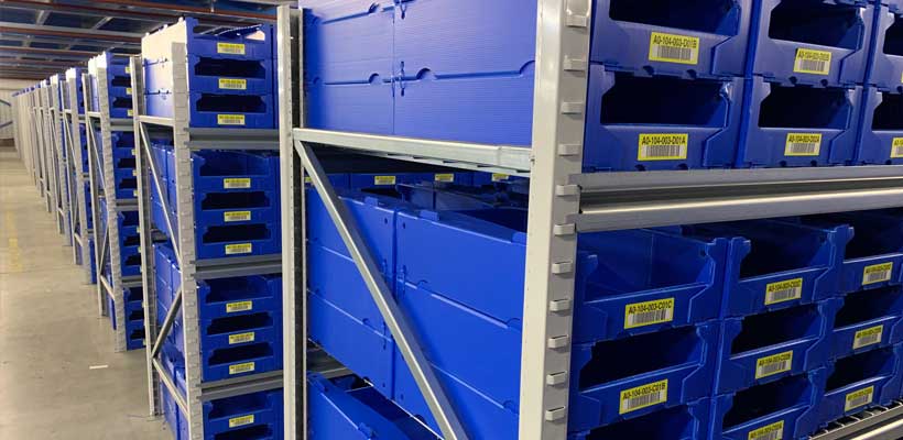 Picking bins in warehouse racking