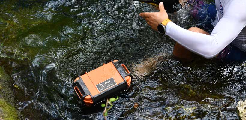 Waterproof utility case Waterproof utility case
